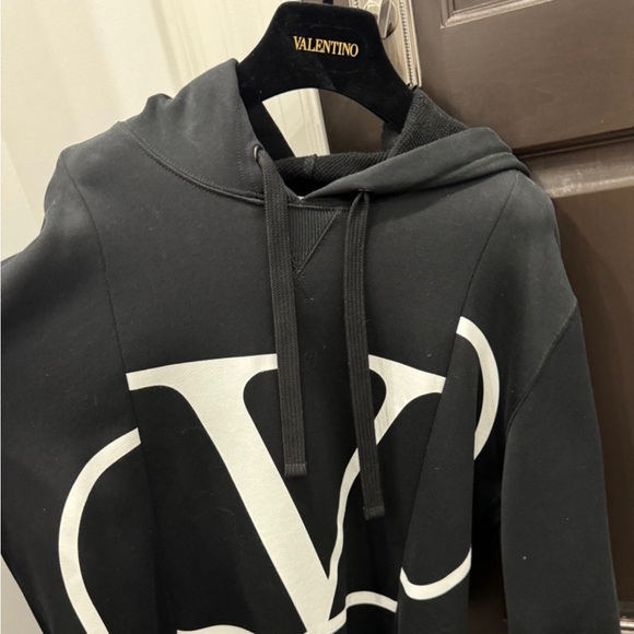 Valentino black Hoodie with white Emblem - Picture 2 of 8